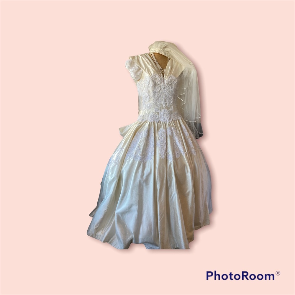 NWT Vintage Wedding Gown custom tailored in beautiful Silk with beaded appliqués